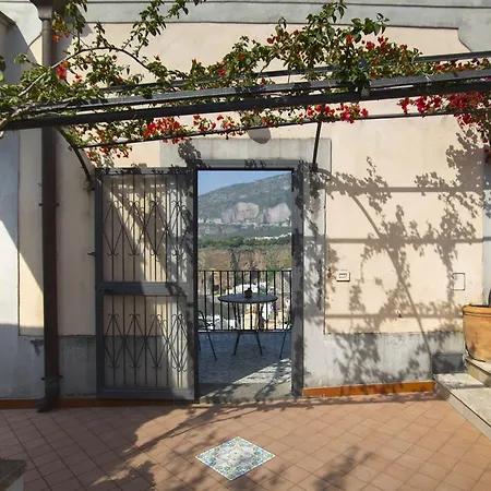 Nocleg ze śniadaniem Domus San Vincenzo 2*