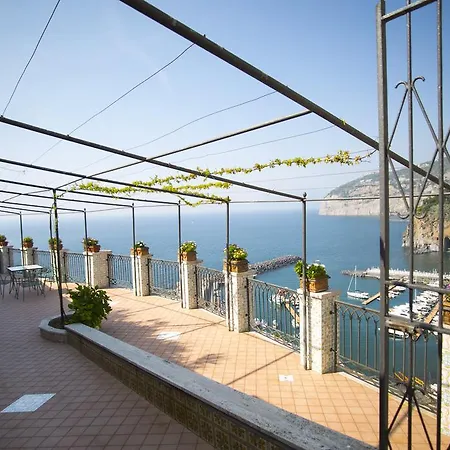 Domus San Vincenzo Bed & Breakfast
