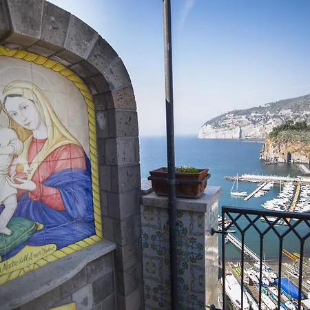 Domus San Vincenzo 2*