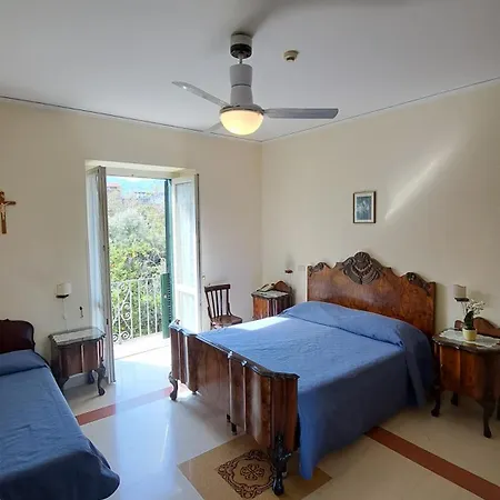 Domus San Vincenzo Bed & Breakfast