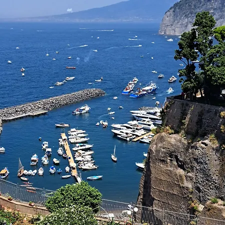 Domus San Vincenzo Bed & Breakfast