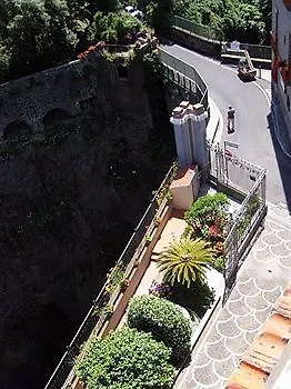 Domus San Vincenzo 2*