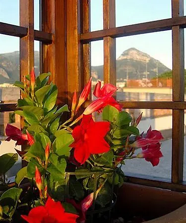 Domus San Vincenzo Bed & Breakfast 2*
